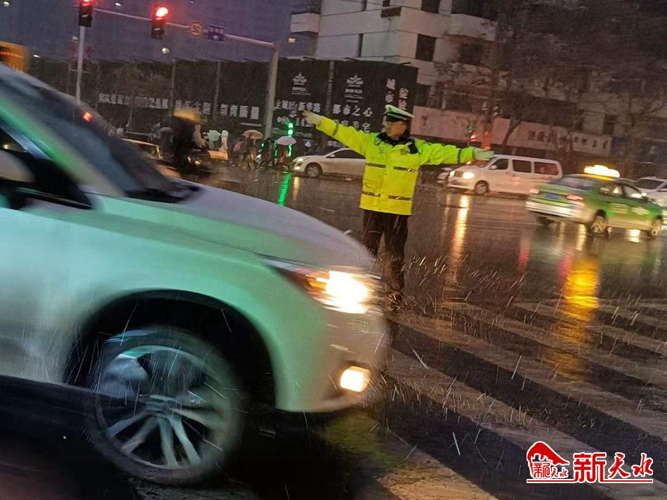 風(fēng)雪襲來，天水最美“警色”在路上！
