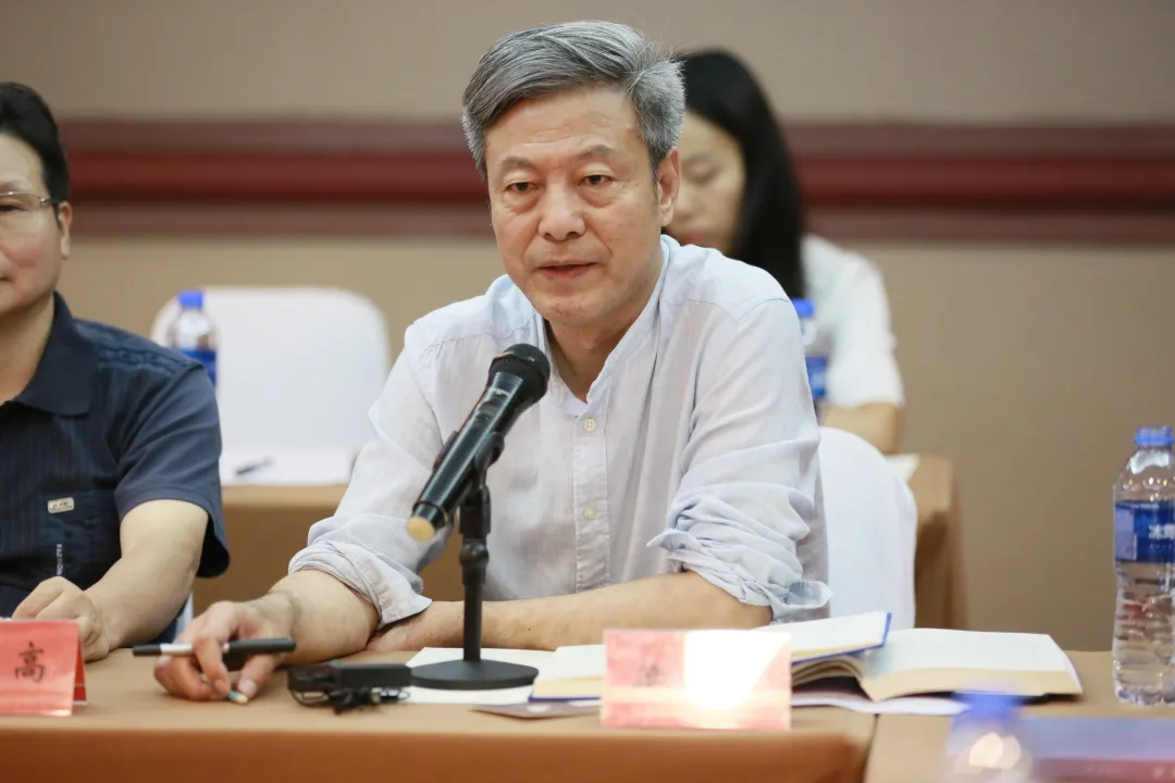 長篇小說《蒼山血海》新書發(fā)布會暨電影劇本改編研討會在京舉行 長篇小說《蒼山血海》新書發(fā)布會暨電影劇本改編研討會在京舉行