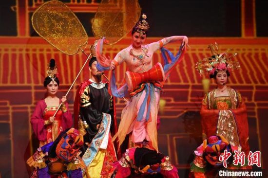 2023年第六屆敦煌文博會期間，系列演藝上演。(資料圖)李亞龍 攝