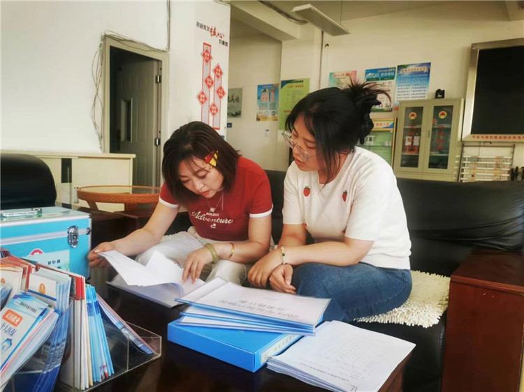 1736205732535662.jpg 市紀委監委派出雄關街道紀檢監察工委對轄區居民最低生活保障金申請辦理情況進行督查檢查.jpg